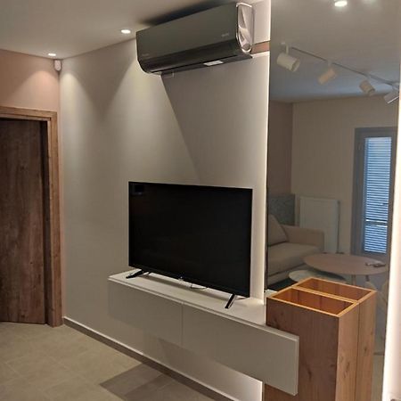 Pink Rose Luxury And Comfort Apartment At The Centre Of Preveza Bagian luar foto