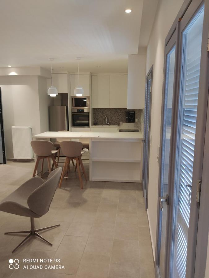 Pink Rose Luxury And Comfort Apartment At The Centre Of Preveza Bagian luar foto