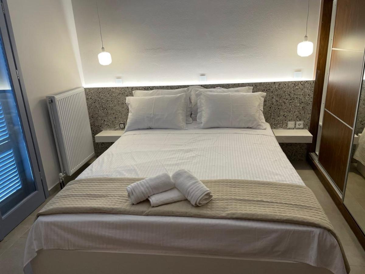 Pink Rose Luxury And Comfort Apartment At The Centre Of Preveza Bagian luar foto